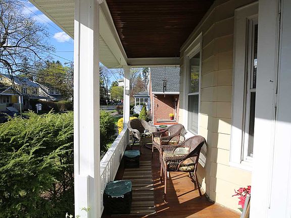 2nd image of 16 Parkwood St