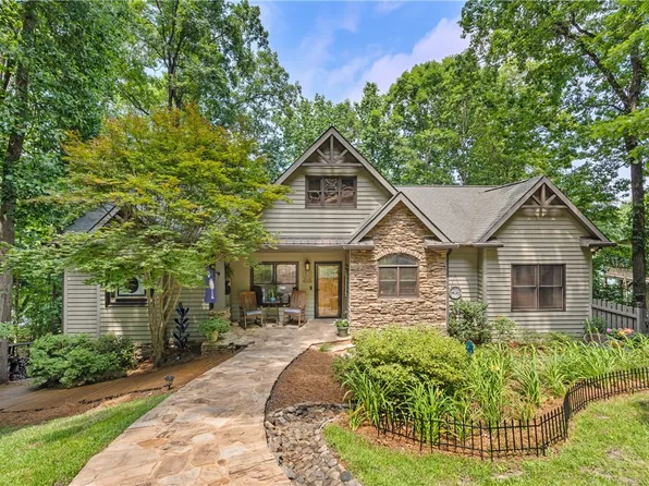 207 Riverlake Rd, Fair Play, SC 29643