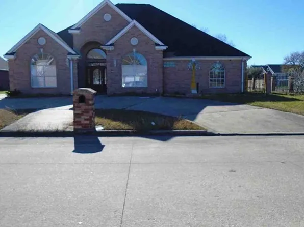 8165 Oakmont Dr, Port Arthur, TX 77642