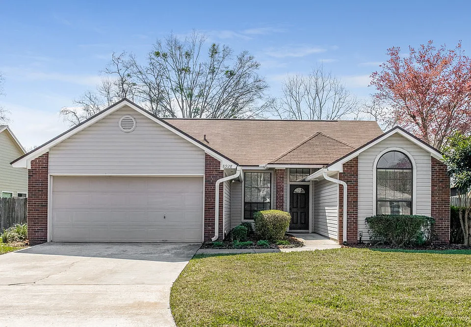 8928 Snow Hill Ln