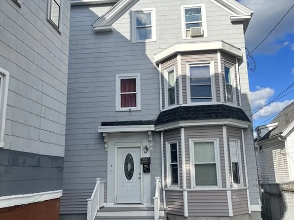 16 Lander St, Lynn, MA 01902