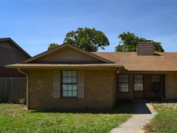708 Woodland Ct, Kennedale, TX 76060