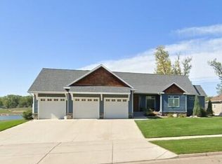 2916 Whisper Dr, Bismarck, ND 58504
