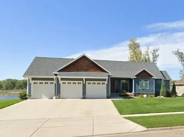 2916 Whisper Dr, Bismarck, ND 58504