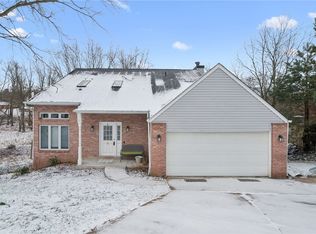 112 Shady Ln, Canonsburg, PA 15317