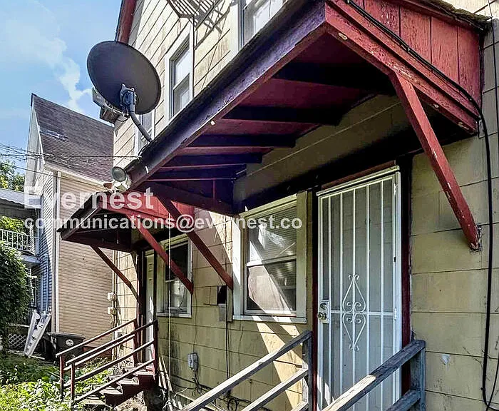 2213 E 82nd St — Photo 20