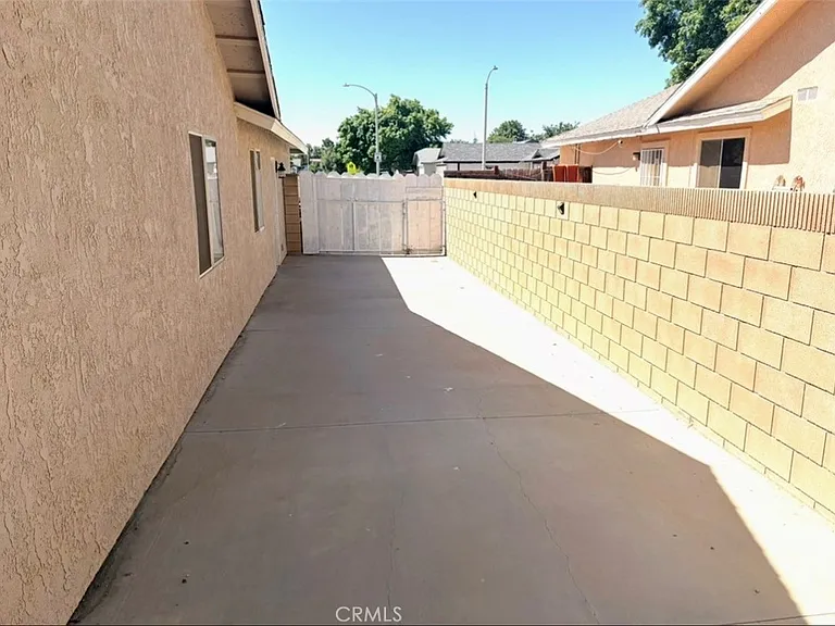 1315 E Avenue J5 — Photo 19