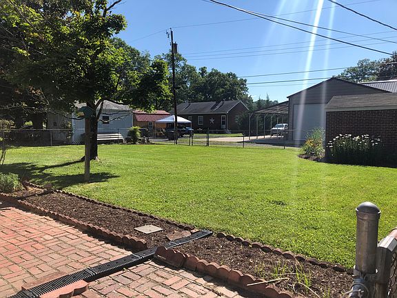 4th image of 1228 Crestwood Ave