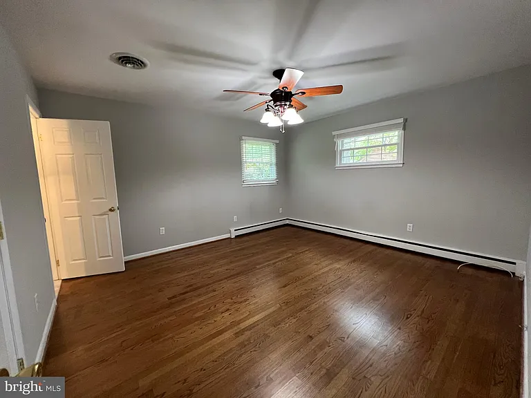 800 Severn Dr — Photo 12