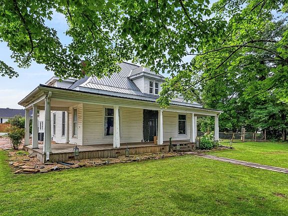 5th image of 315 Gaines St