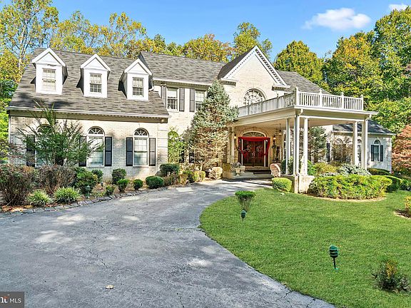 3rd image of 7808 Hill House Ct