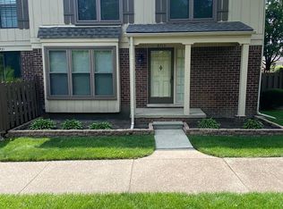 8715 Edgewater Ln, Warren, MI 48093