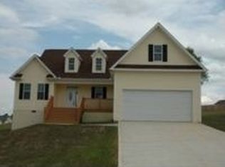 2146 Katie Ln, Dandridge, TN 37725