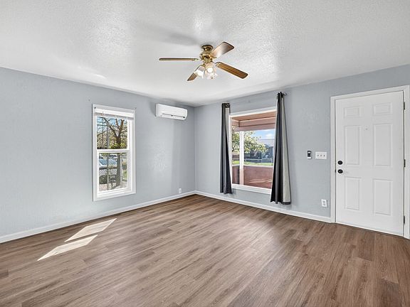 5th image of 709 E Kiernan Ave