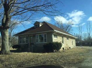 810 S 8th St, Clinton, IN 47842