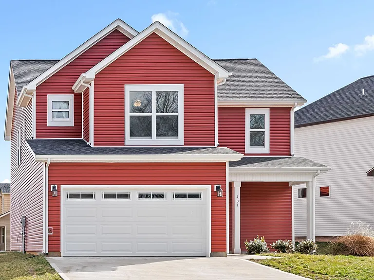 101 Lucerne Ln — Photo 2