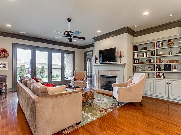 3rd image of 5006 Yorkshire Ln