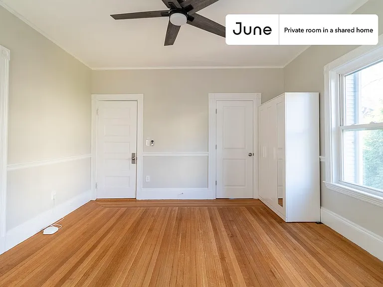 41 Brook St #E — Photo 4