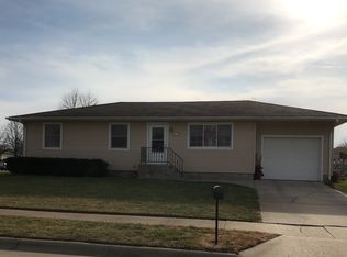 817 6th St, Columbus, NE 68601
