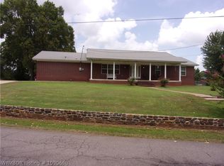 700 N Main St, Coal Hill, AR 72832