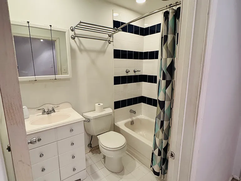 1267 Village Ln — Photo 13