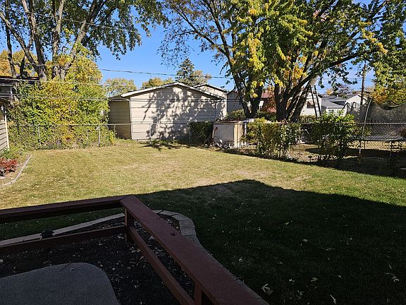 5th image of 674 Leslie Ln