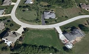 2nd image of 685 Spruce Dr