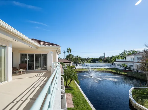 524 7th Sq APT 201, Vero Beach, FL 32962