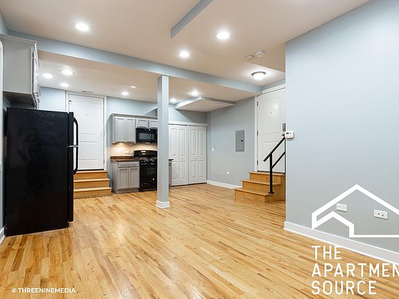 2nd image of 1430 N Maplewood Ave #102A