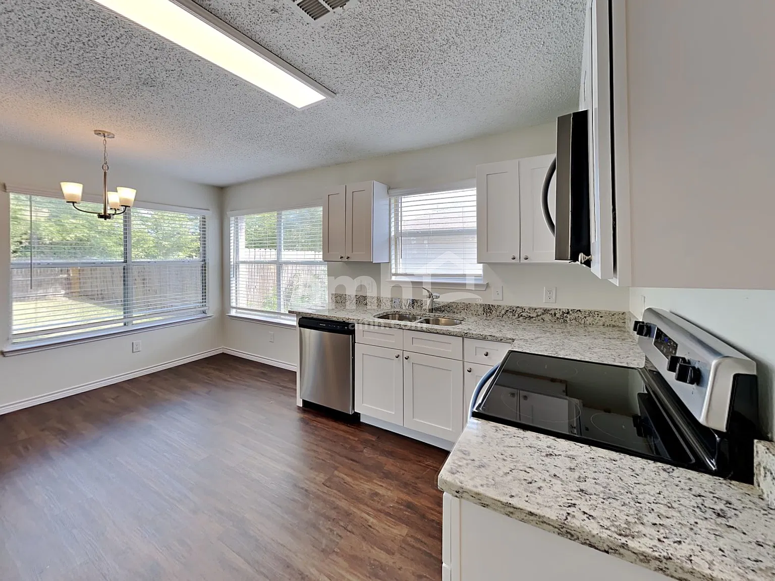 4 bed, 2.5 bath, 2645 sqft, $2,630 — Photo 4