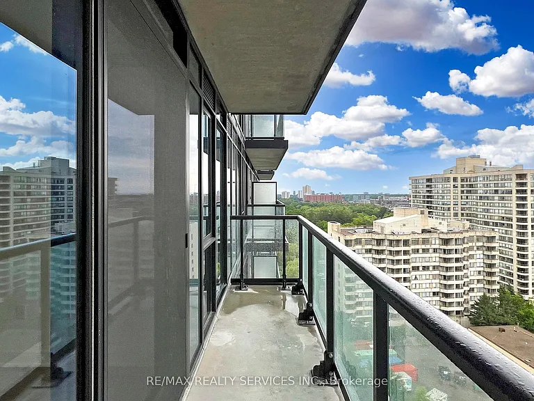 86 Dundas St E #1320 — Photo 24