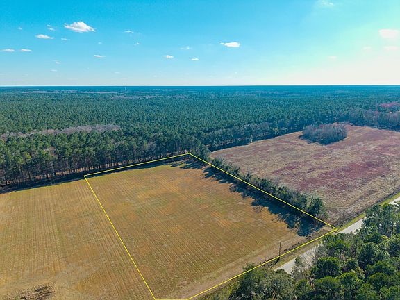4th image of 417 Ridge Rd
