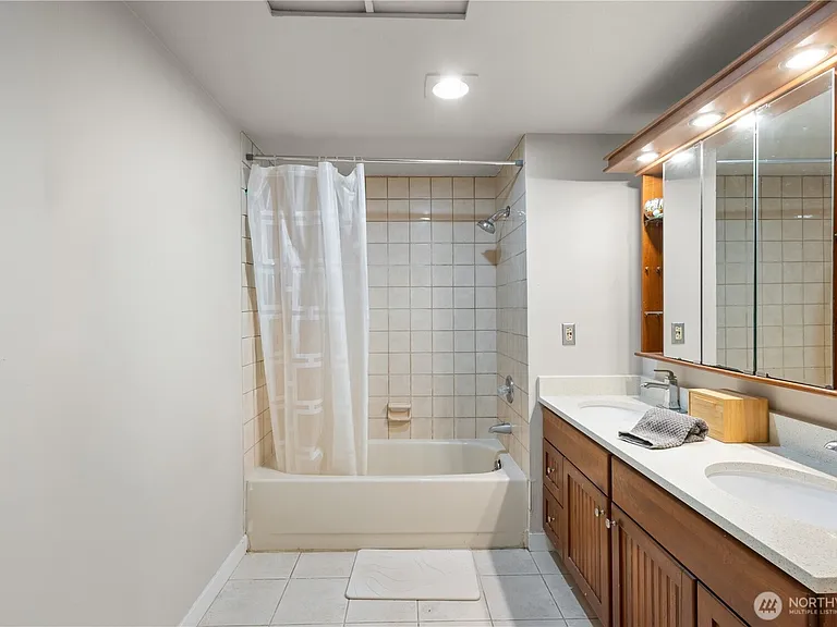 7930 SE 34th St #203 — Photo 10