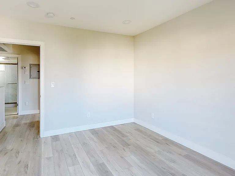 237 Rosemont Ave — Photo 13