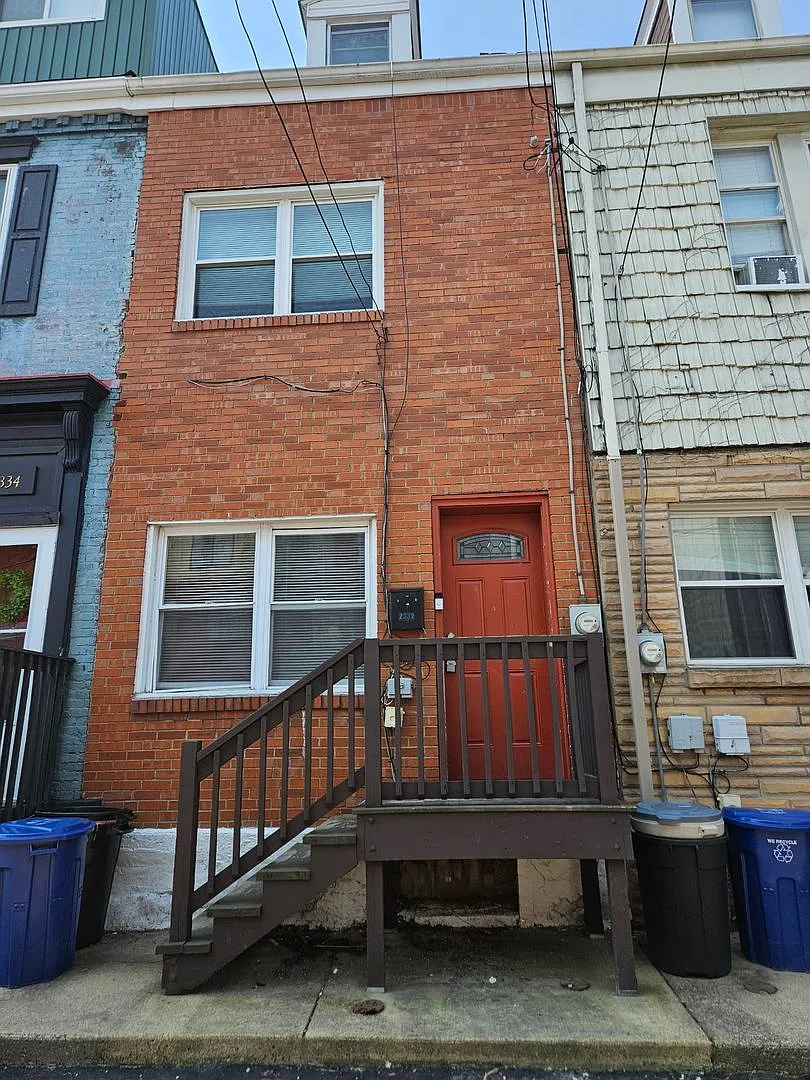 2332 Fox Way photo 1