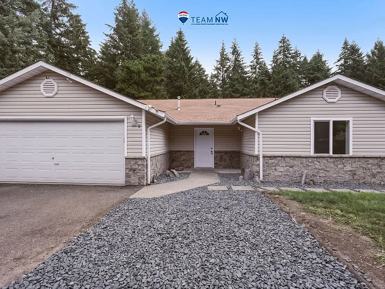 1012 David St SE — Photo 1