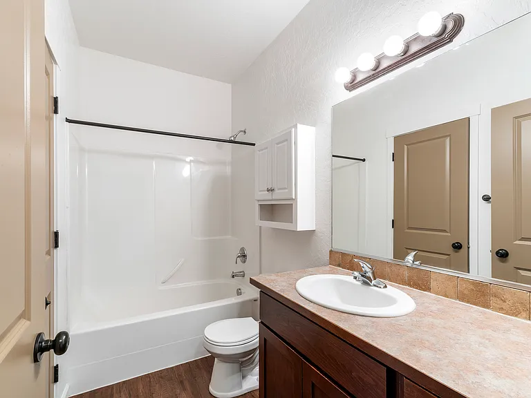 Residence at Mill River — Photo 37