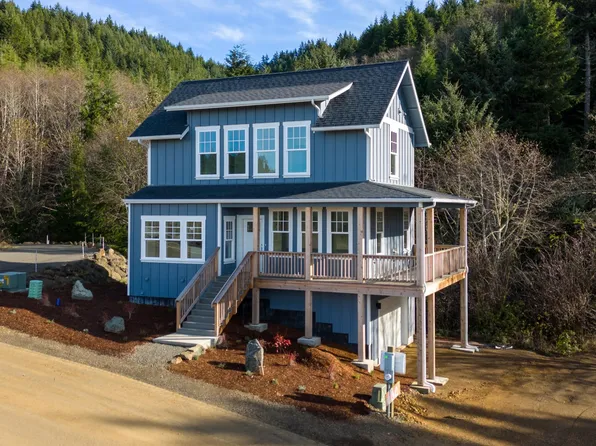 700 NE Lillian Ln, Depoe Bay, OR 97341