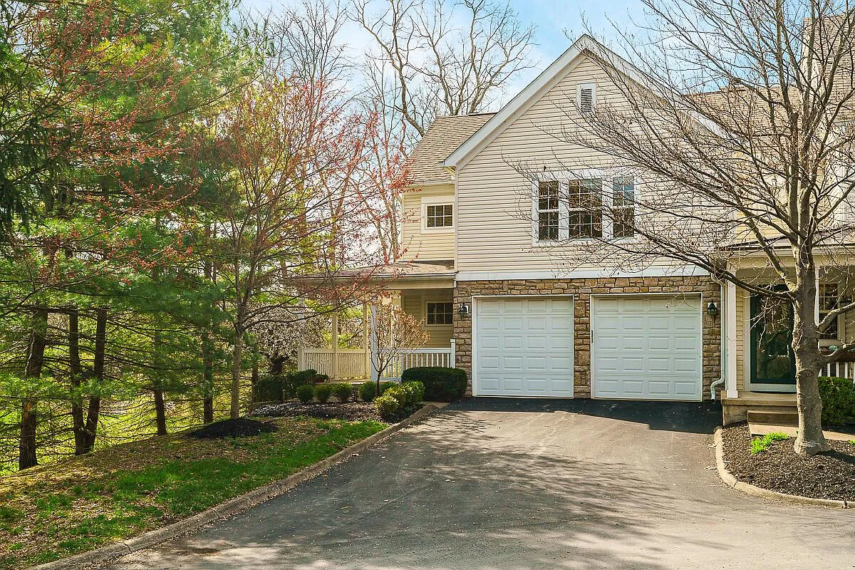 300 Sycamore Woods Ln photo 1