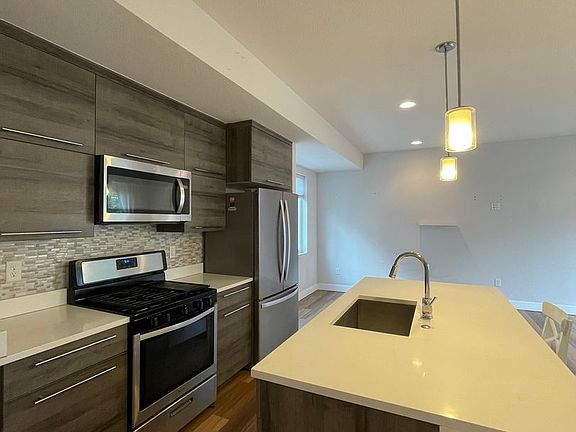 2nd image of 5552 W 10th Pl