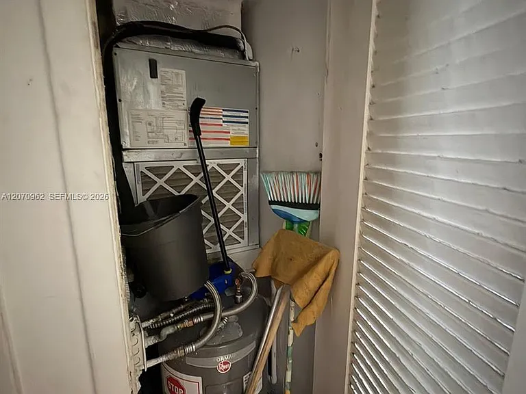 11840 NE 19th Dr #14 — Photo 15