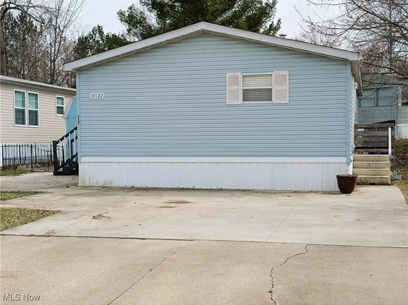 10122 William Henry Dr, Streetsboro, OH 44241