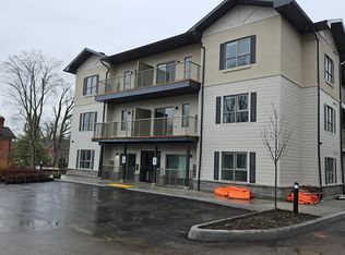 369 Hunter St W #106, Peterborough, ON K9H2M6
