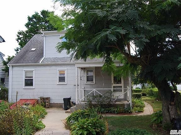 3rd image of 36 Laurel Ave