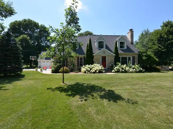 5601 Lake Mendota Dr, Madison, WI 53705