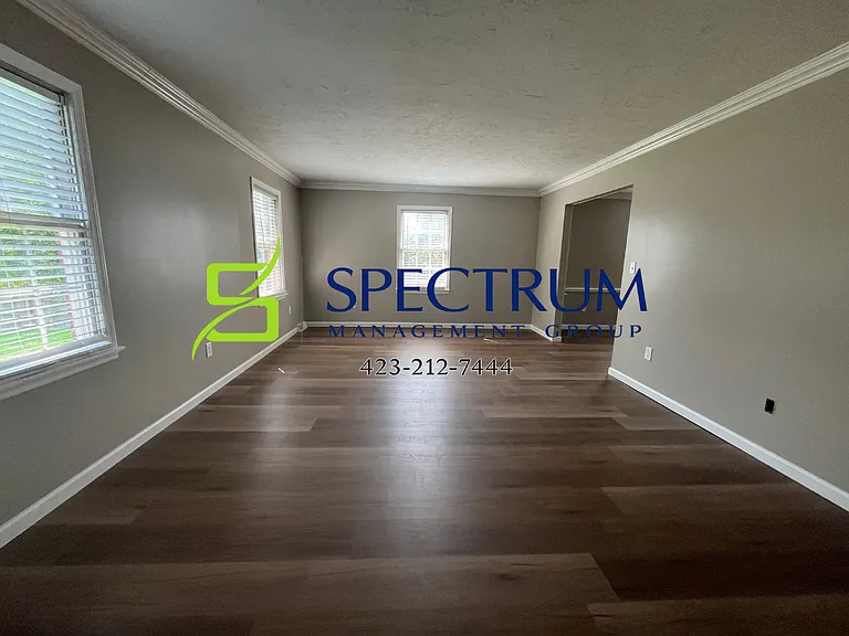 723 White Oak Cir — Photo 3