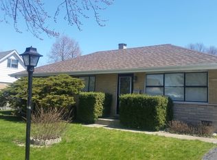 8725 Olympic Dr, Bridgeview, IL 60455