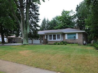 2360 Bauer Rd, Jenison, MI 49428