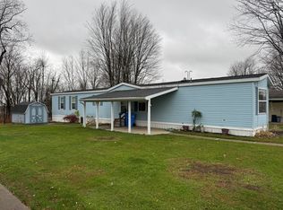 8232 Cloveridge Dr, Erie, PA