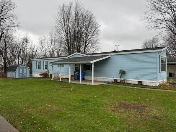 8232 Cloveridge Dr, Erie, PA 16509